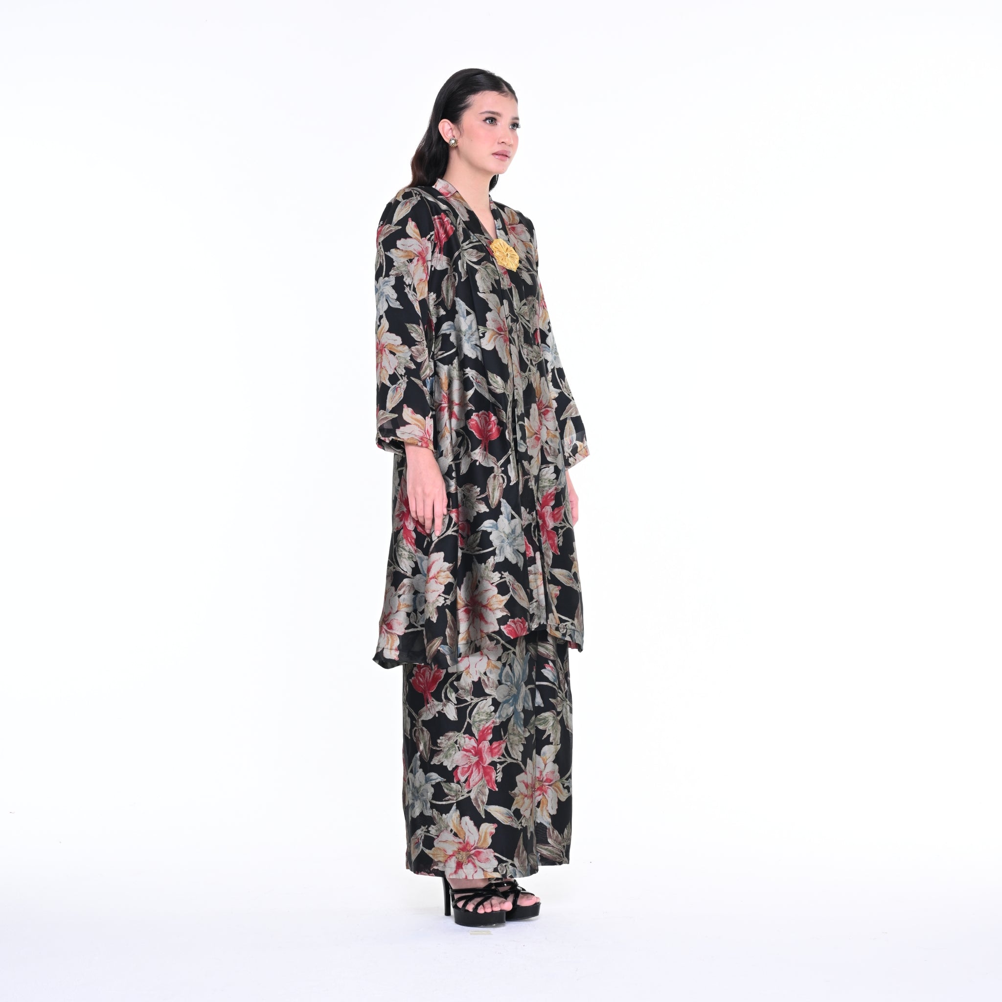 Kebaya Salamiah Orked Black