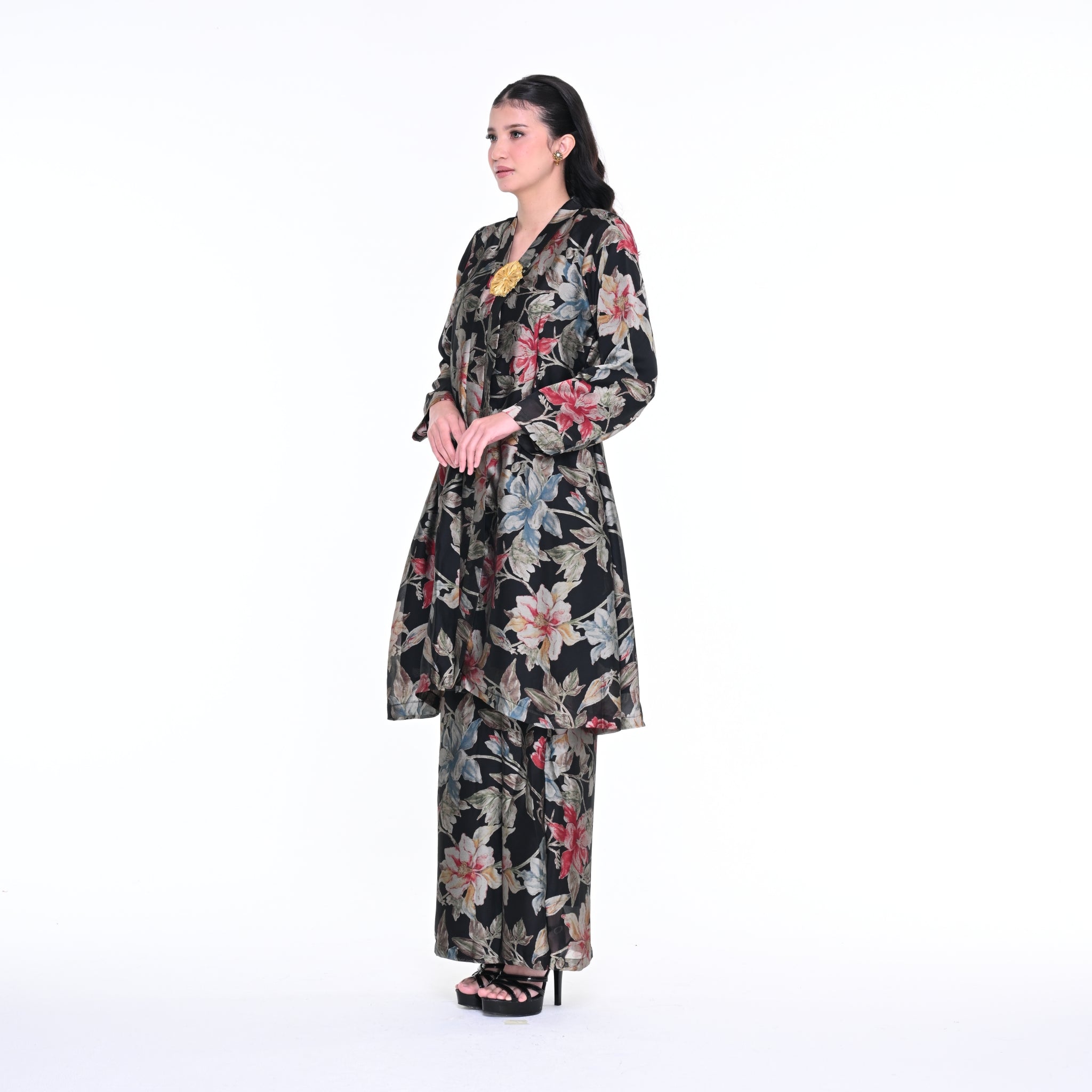 Kebaya Salamiah Orked Black