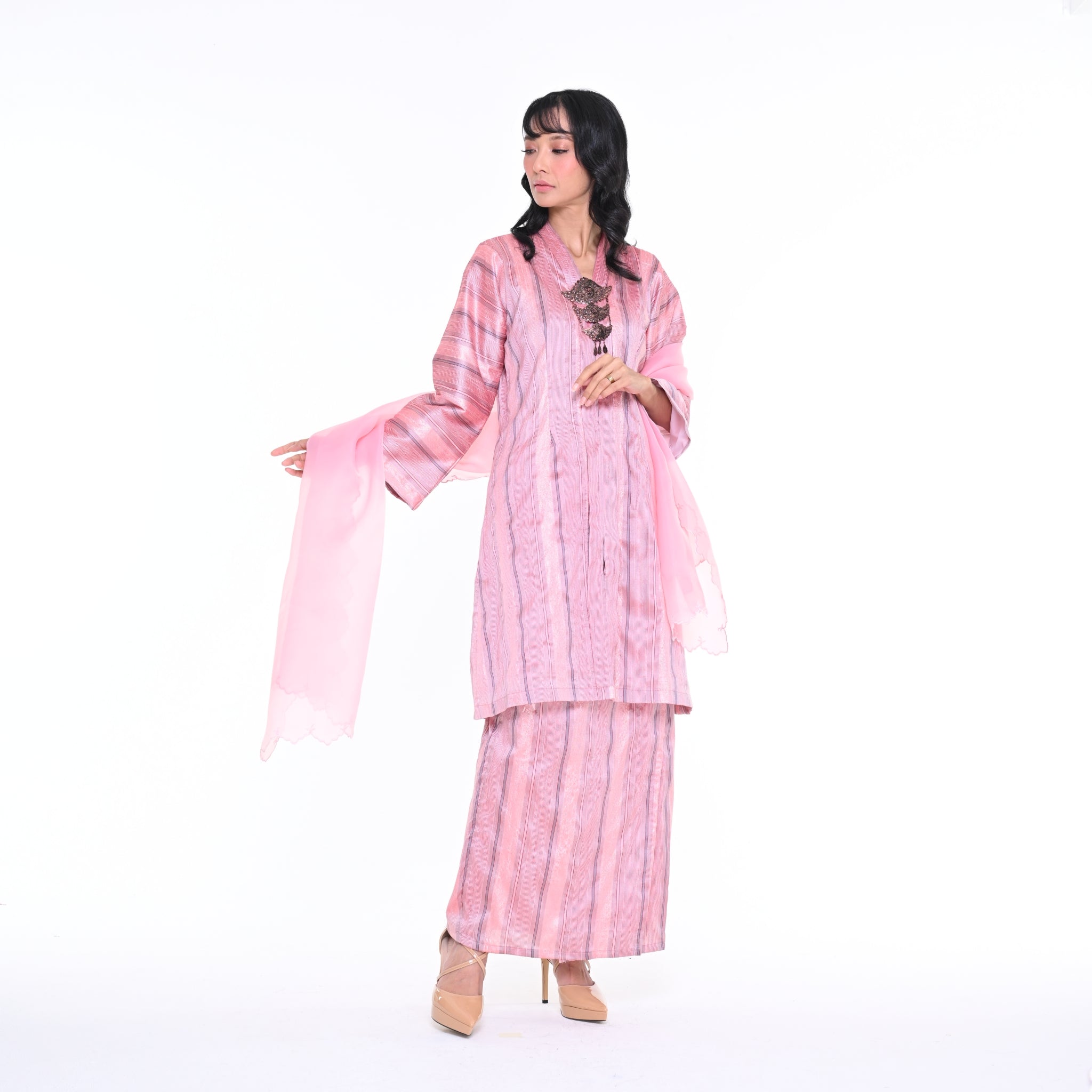 Kebaya Tok  Jalur Merah Dwi