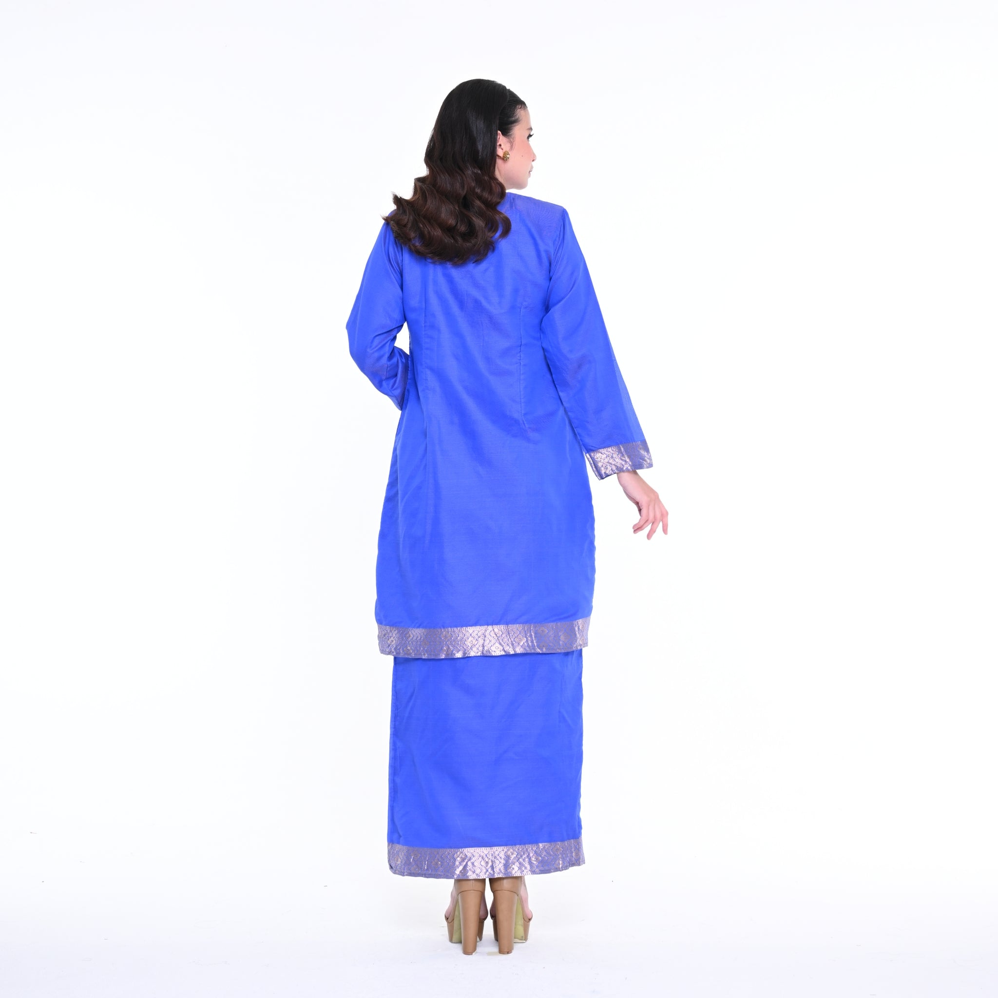 Kebaya Tok Border Blue