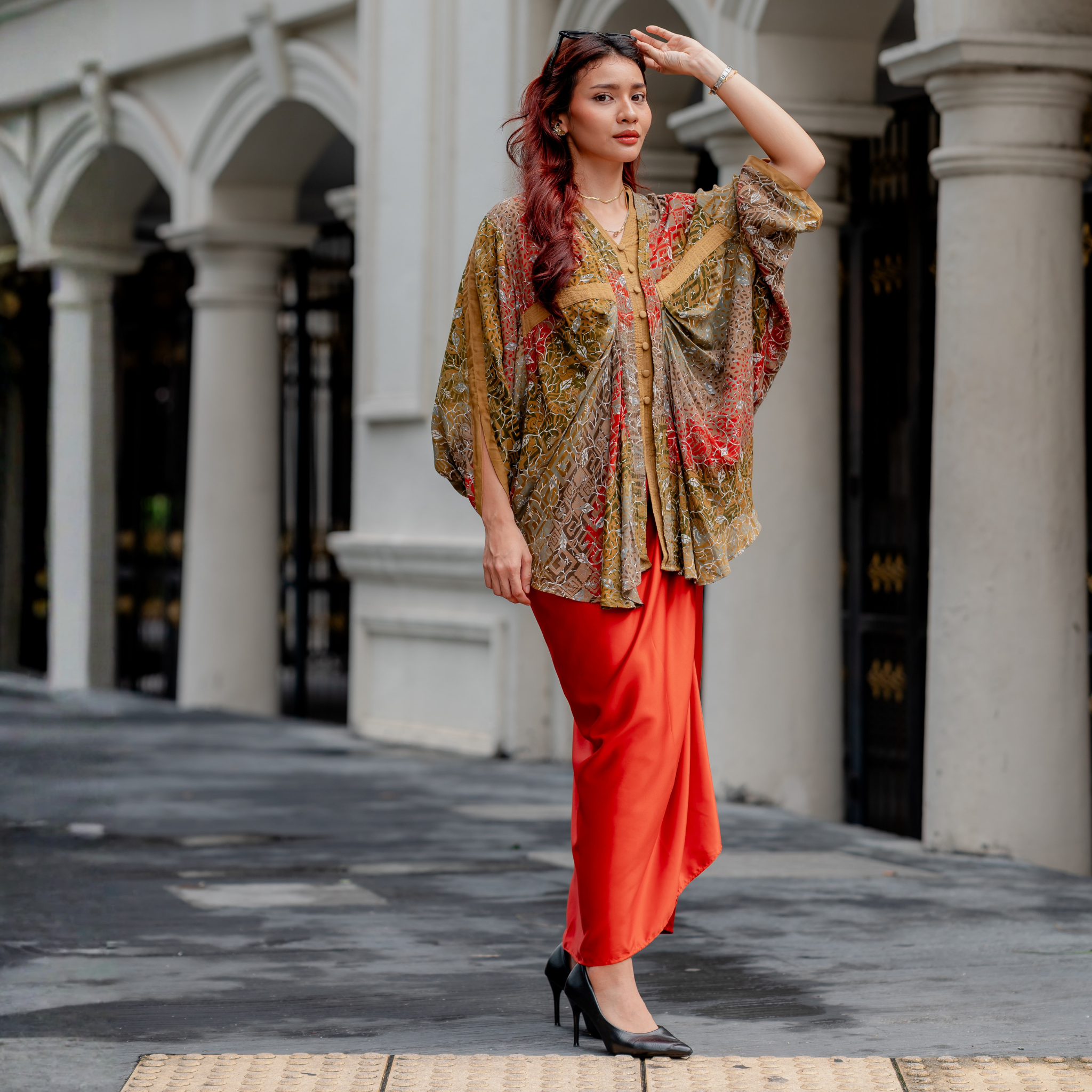 Luna Batik Flowy V-neck  - Olive