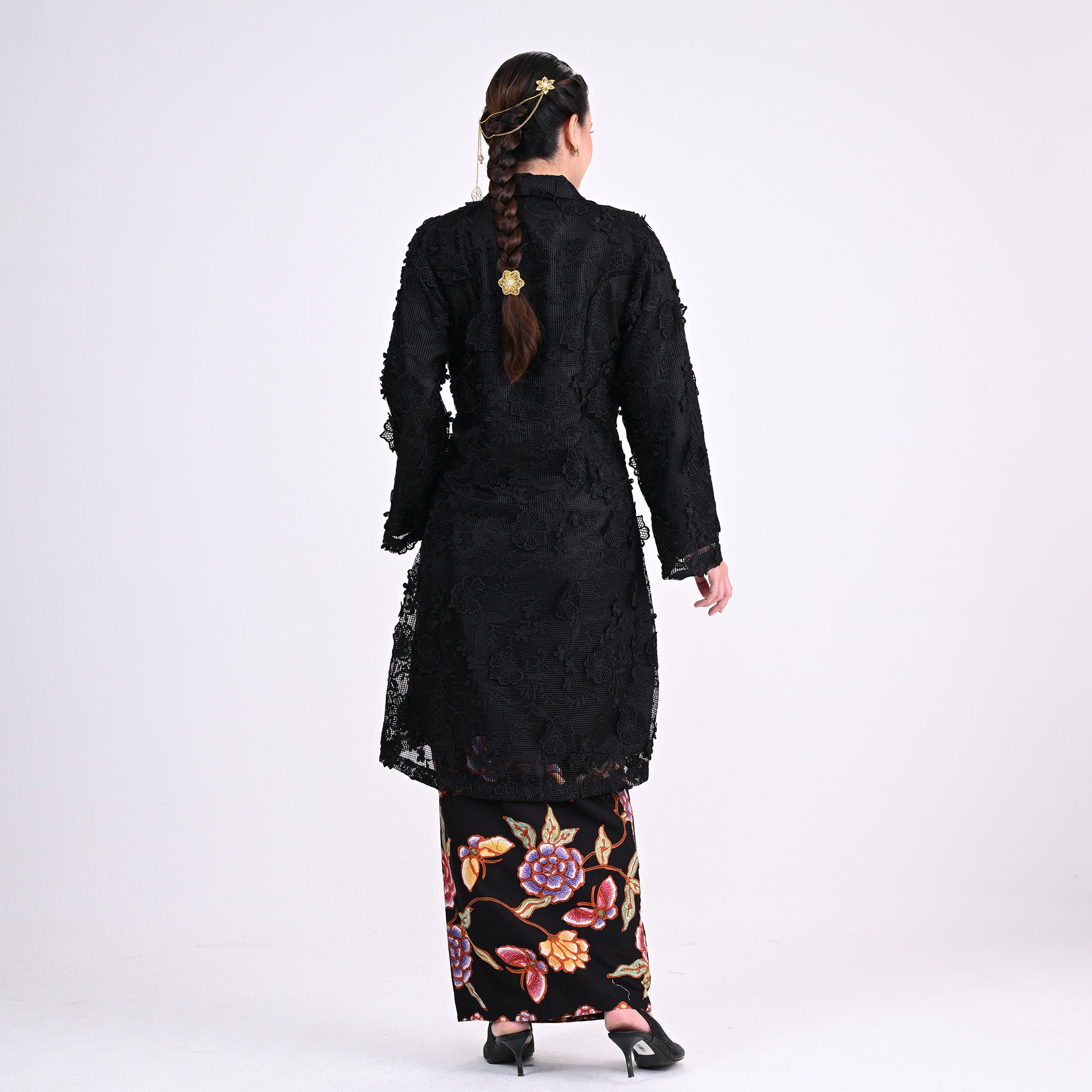 Kebaya Atilia Lace Black Batik