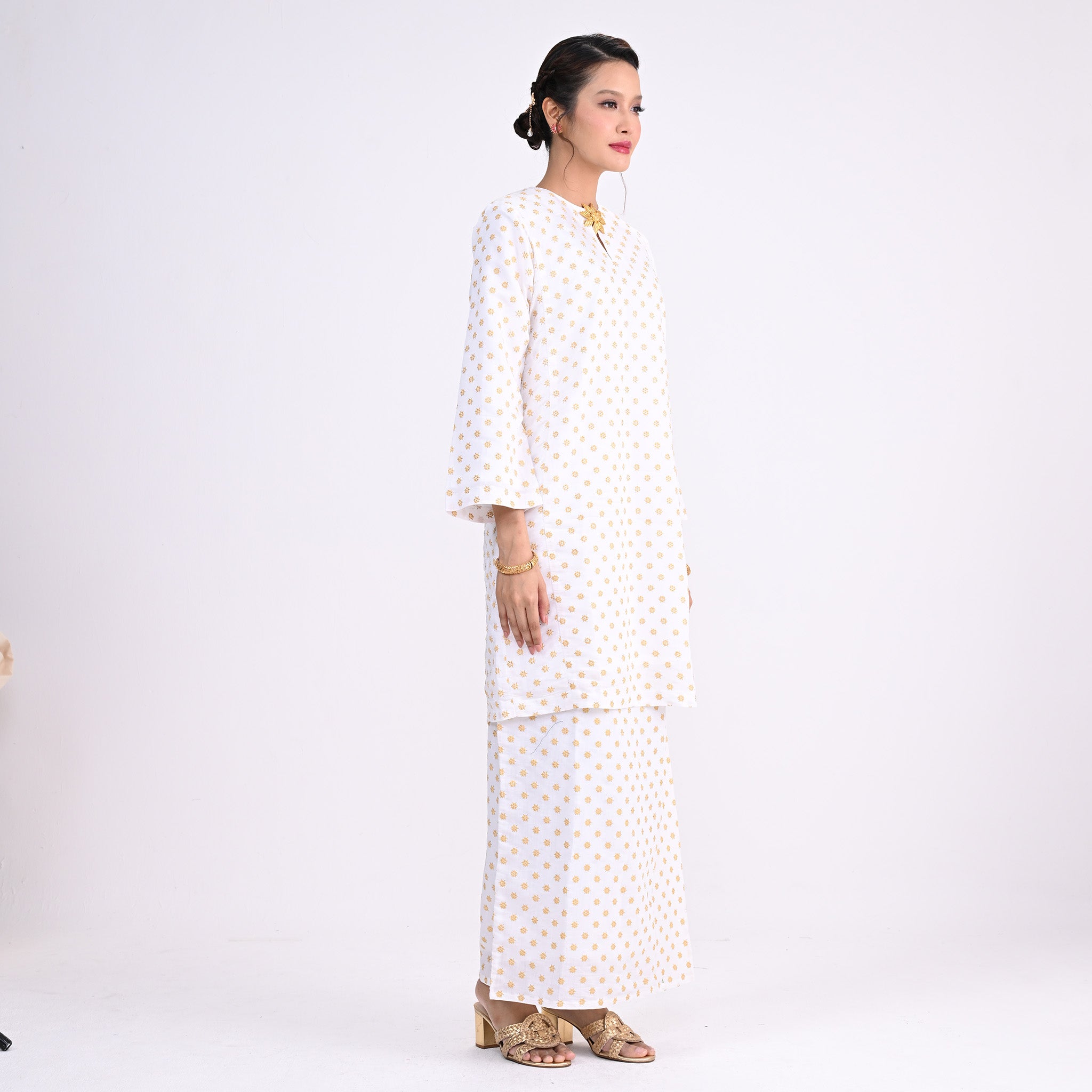 Baju Kurung Bunga Tanjung White