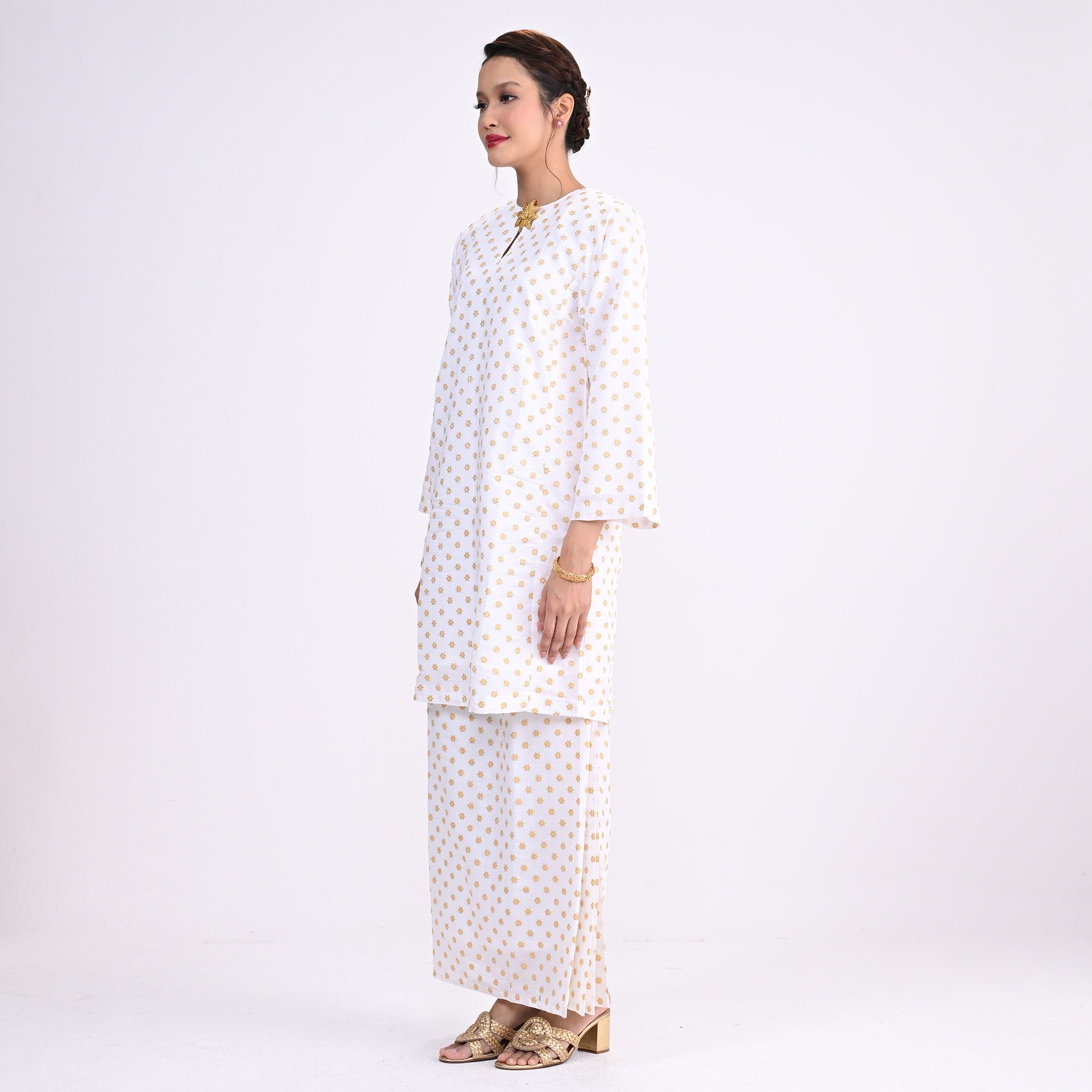 Baju Kurung Bunga Tanjung White