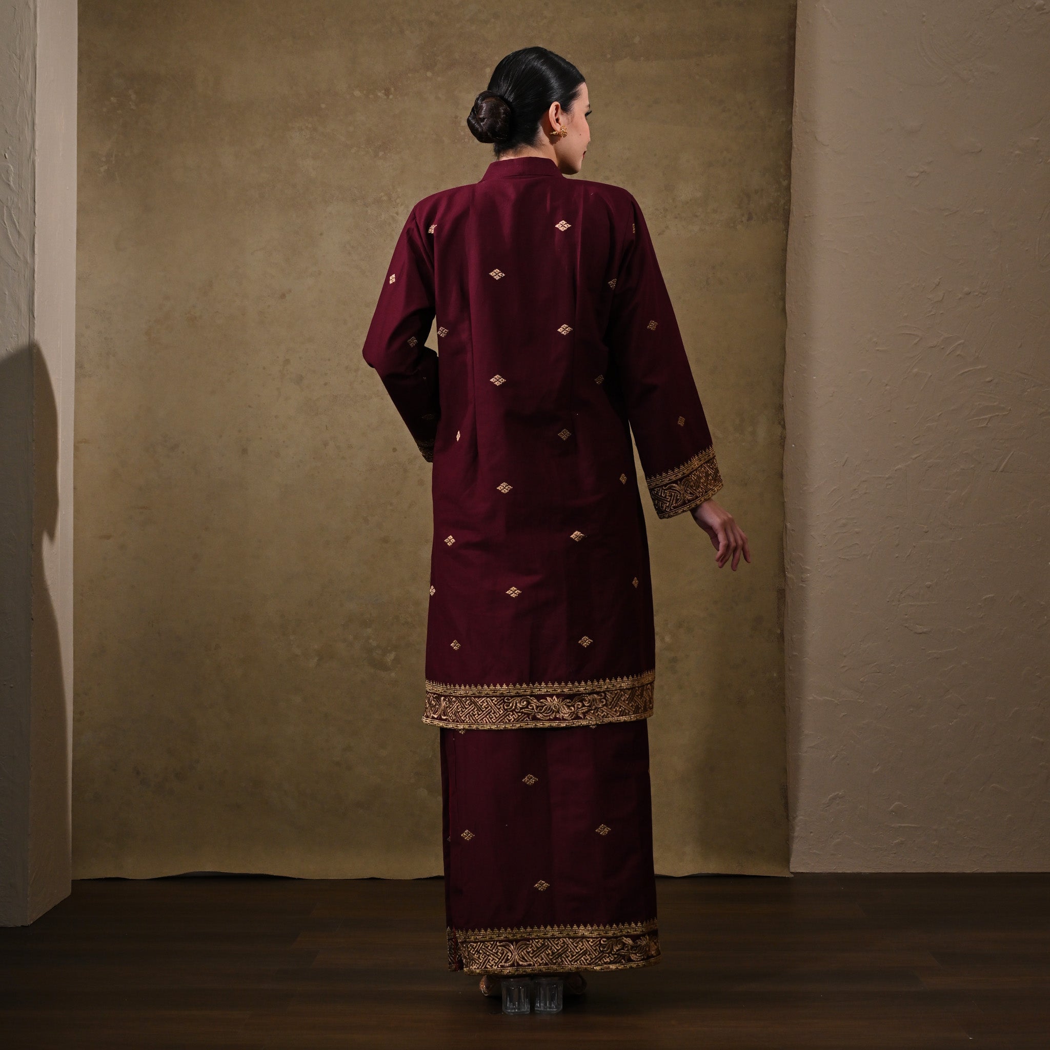 Baju Kebaya Tok Bunga Tabur Maroon