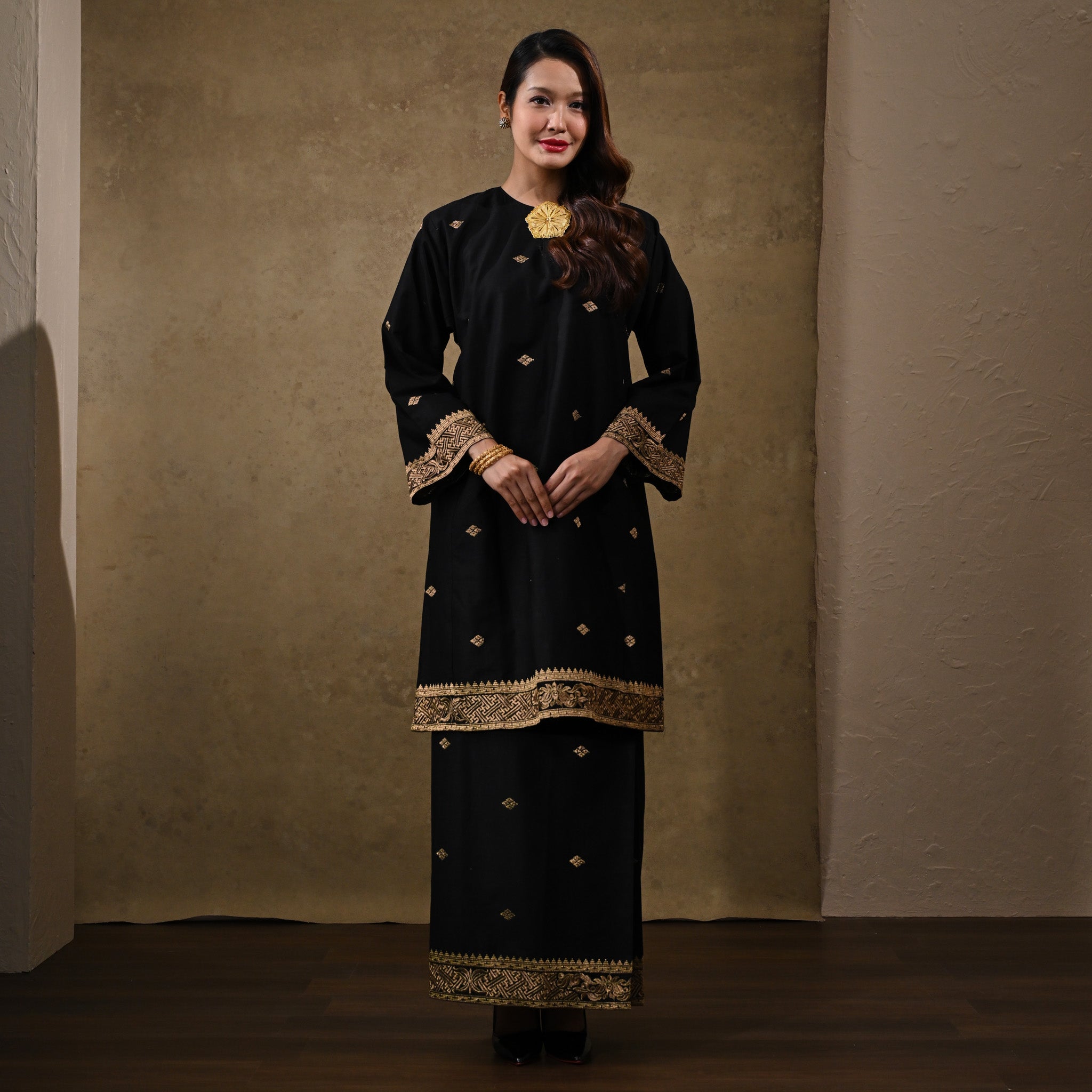 Baju Kurung J Bunga Tabur Black