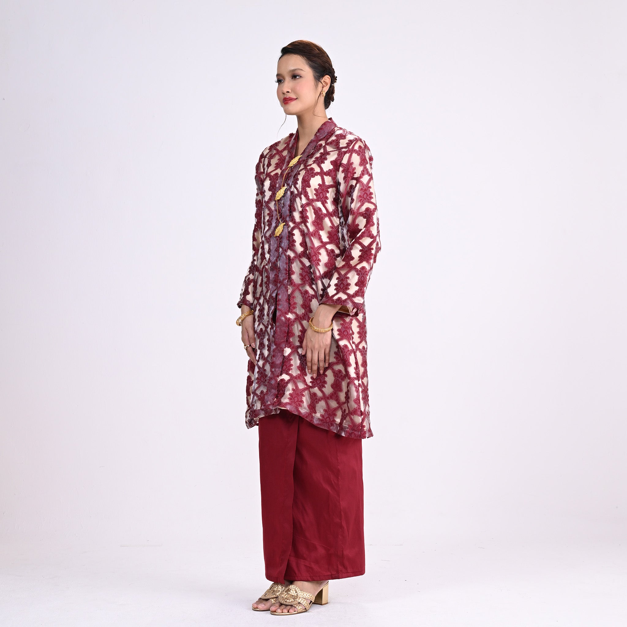 Kebaya Atilia Organza Maroon