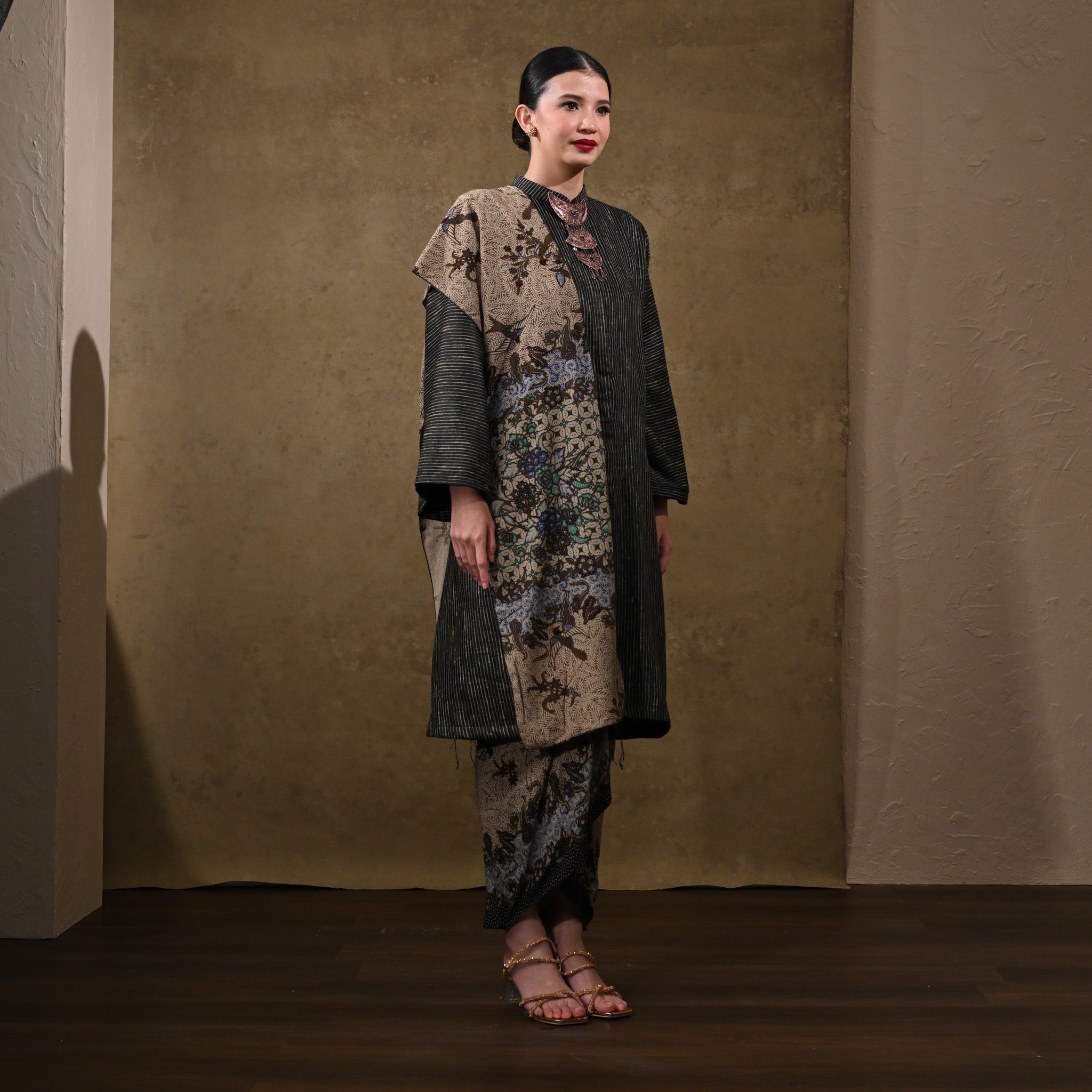 Kebaya Riau Jalur Batik Black