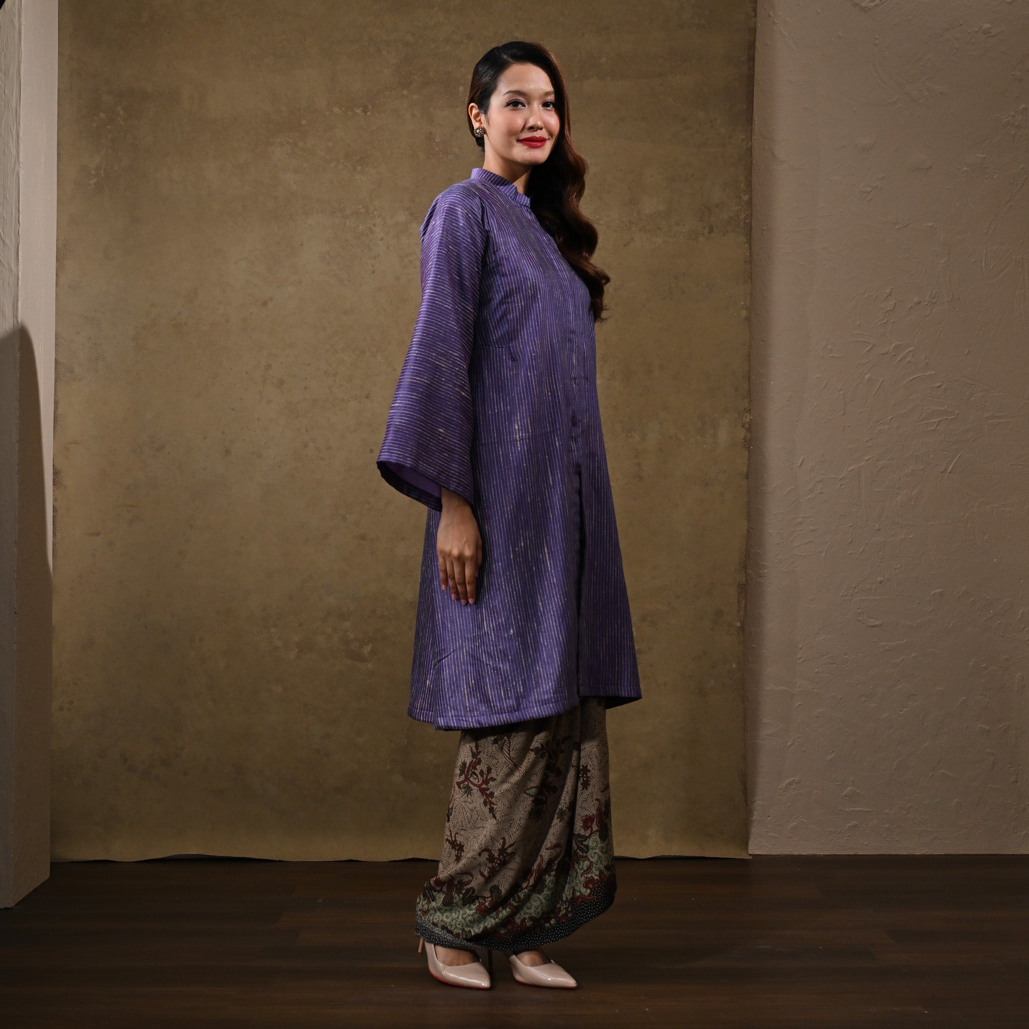 Kebaya Riau Jalur Batik Purple