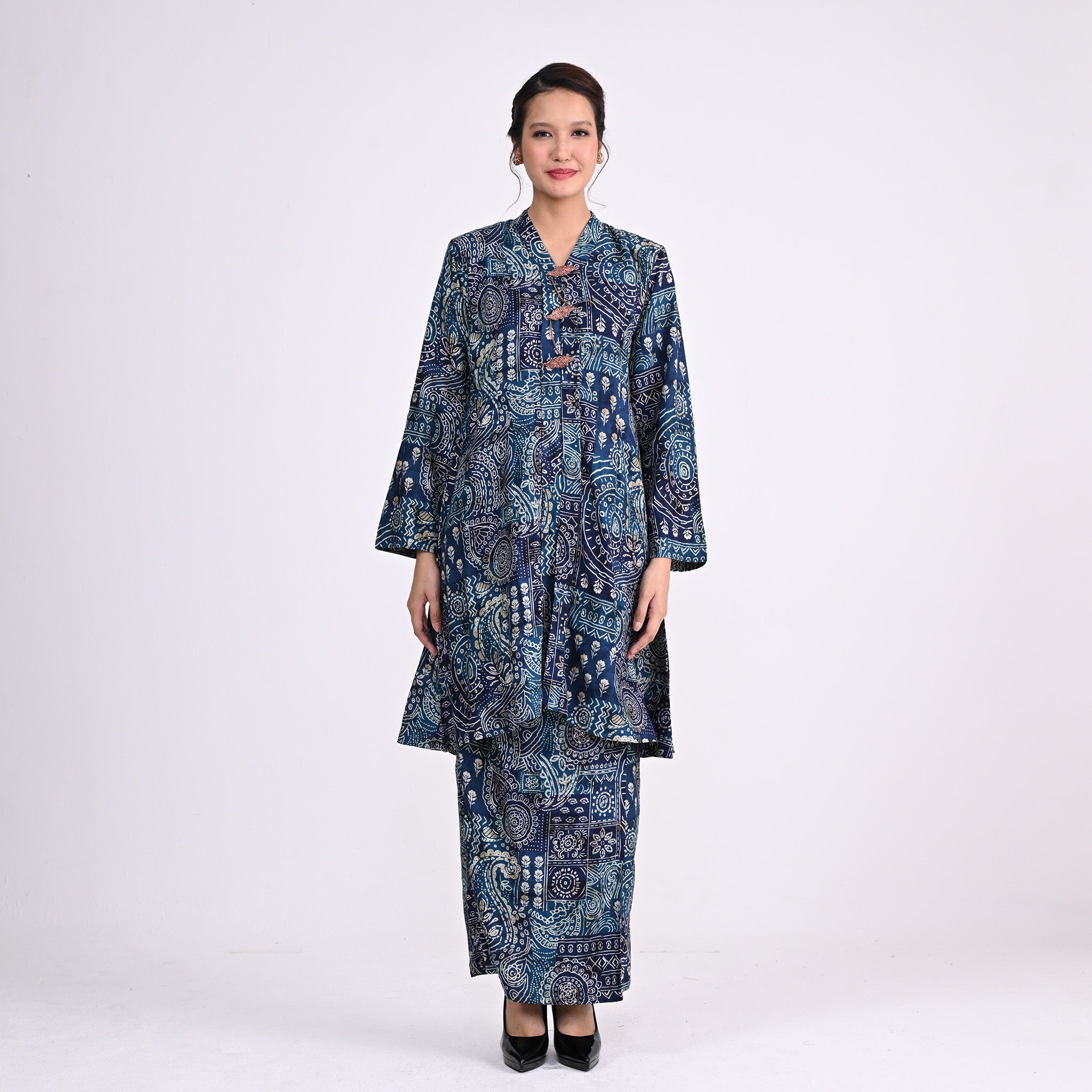 Kebaya Salamiah Paisley Blue
