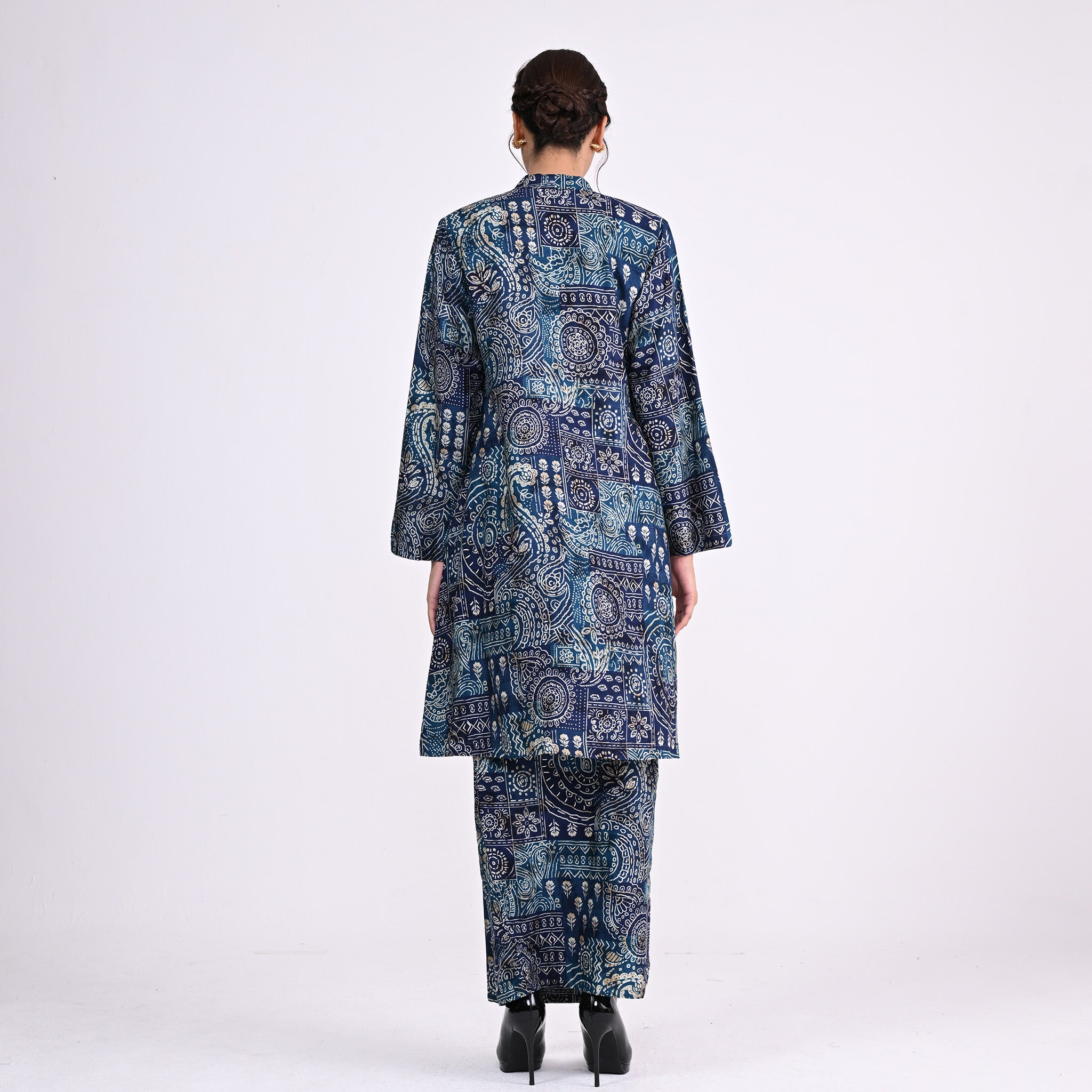 Kebaya Salamiah Paisley Blue