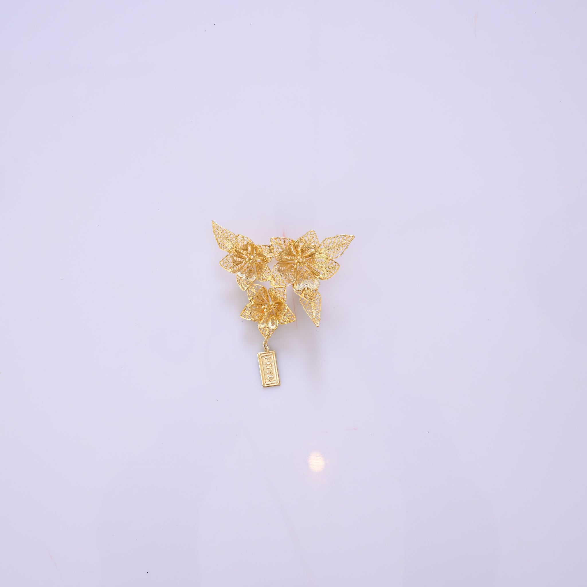 Brooch Klasik Bunga Kelopak Gold