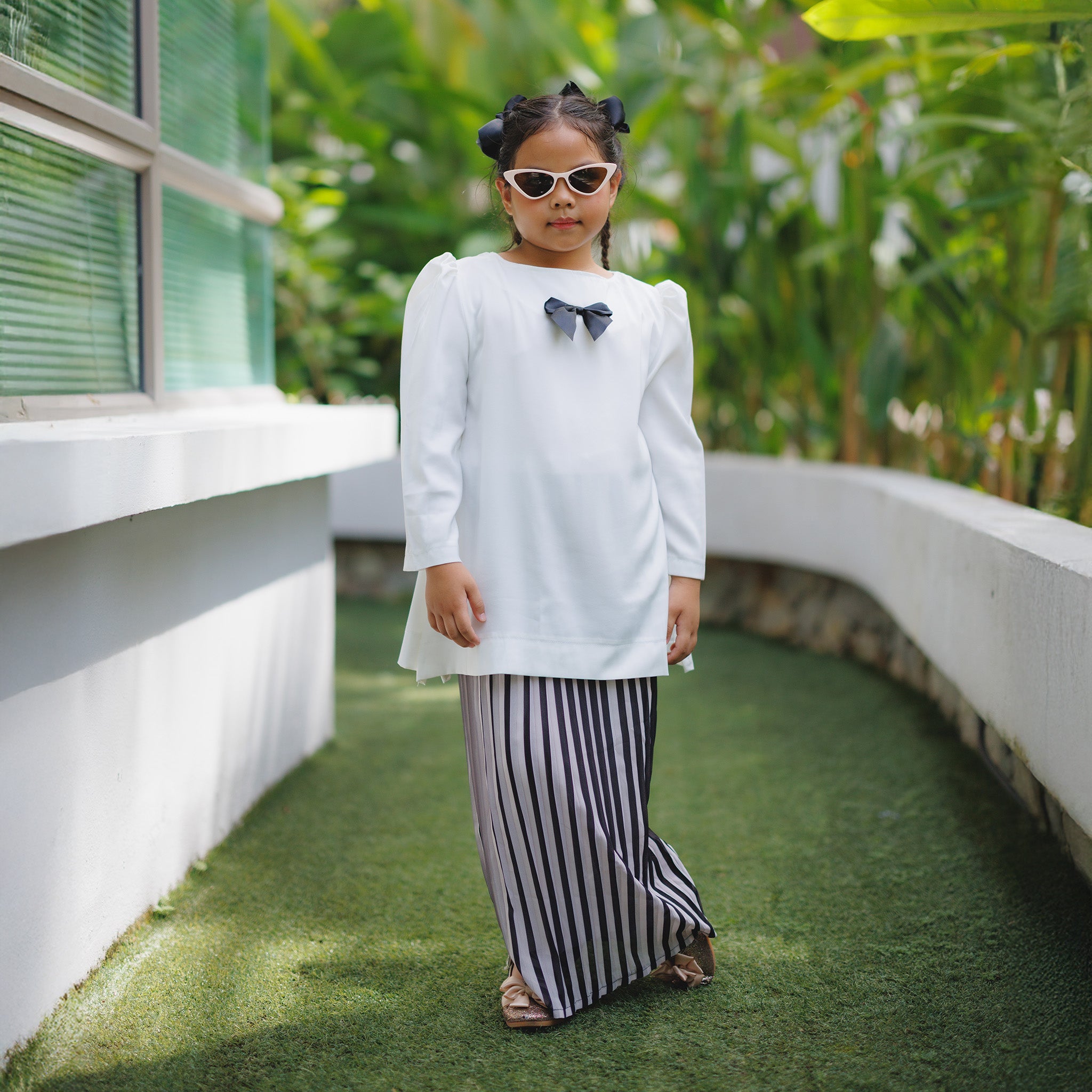 Kedah B&W Pleats-Girls