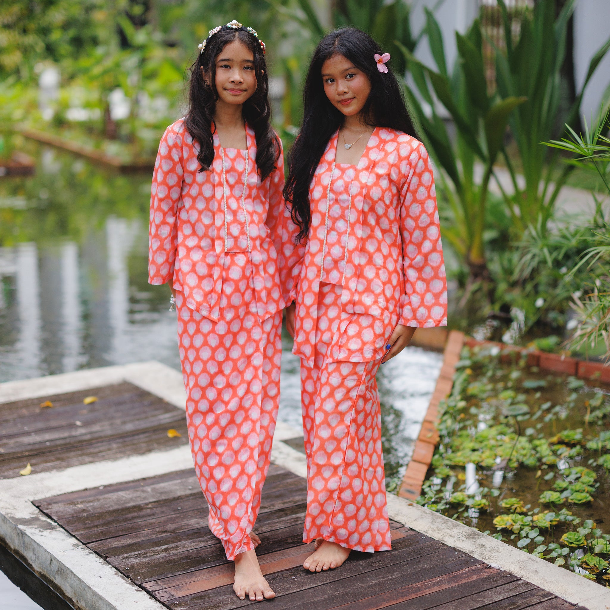 Kebaya Kota Bharu Kaseh - Girls in Seashell Orange