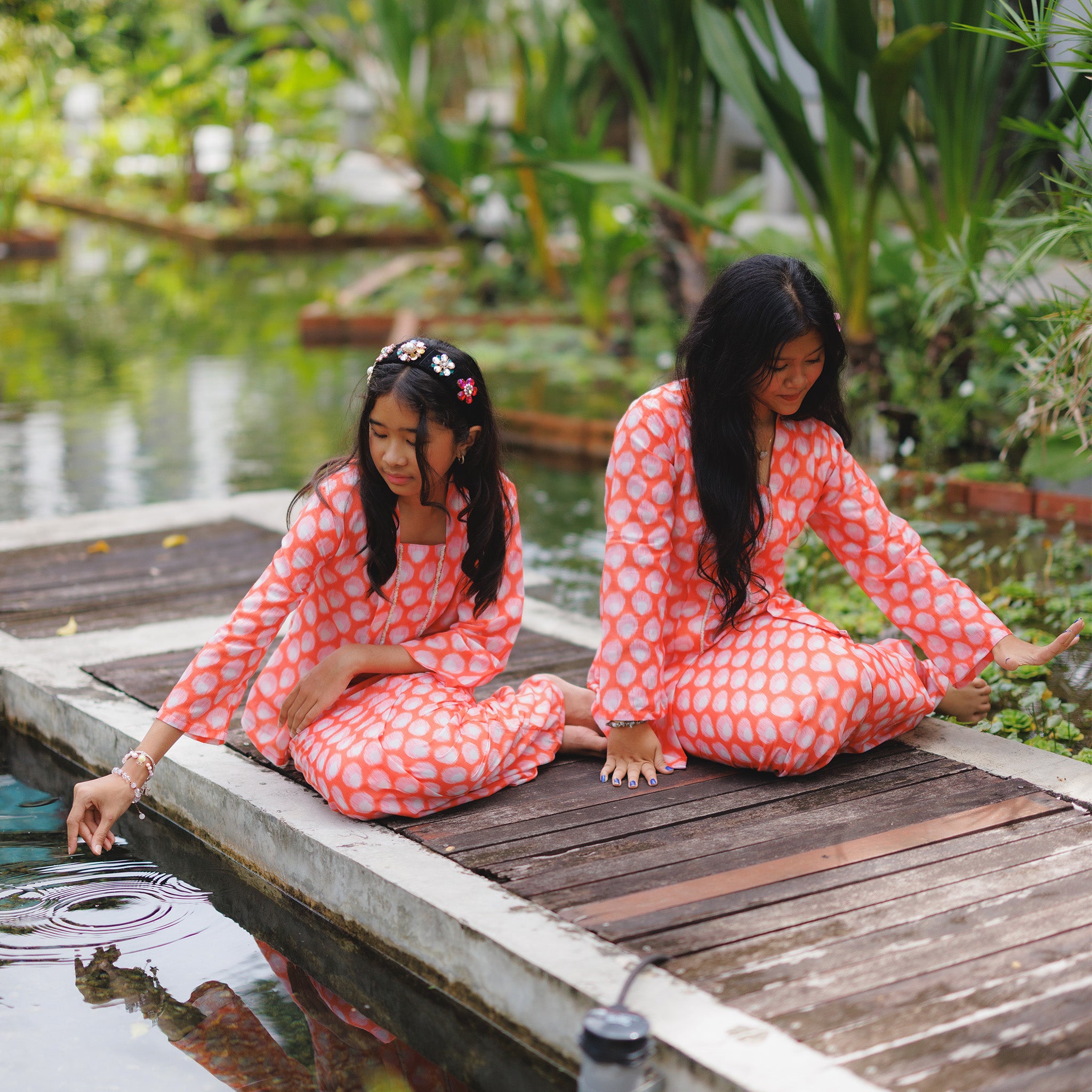 Kebaya Kota Bharu Kaseh - Girls in Seashell Orange