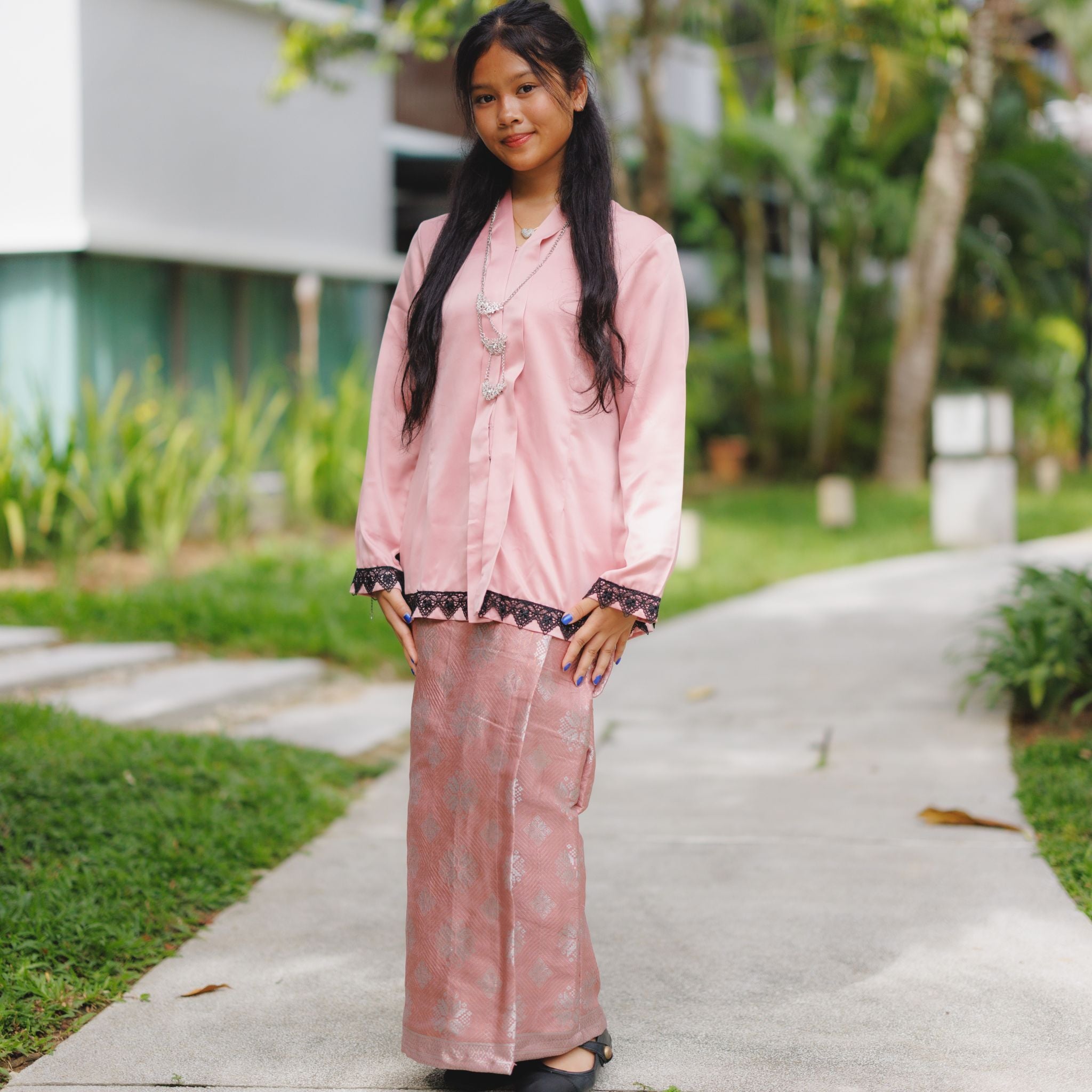 Kebaya  Nini Songket Pink